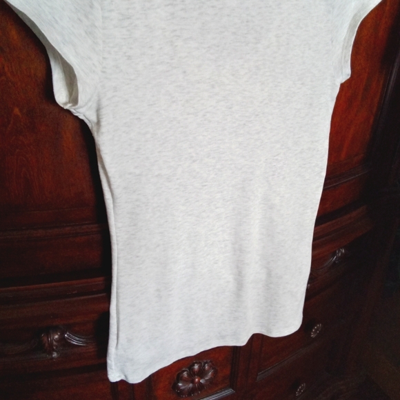 Willi Smith Heathered Grey V-Neckline Tee Shirt - Picture 4 of 9